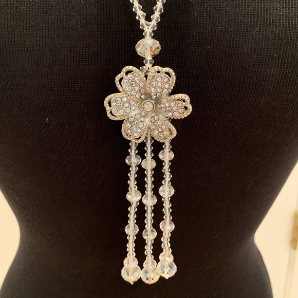 Jewelry - Crystal & Rhinestone Floral Necklace
